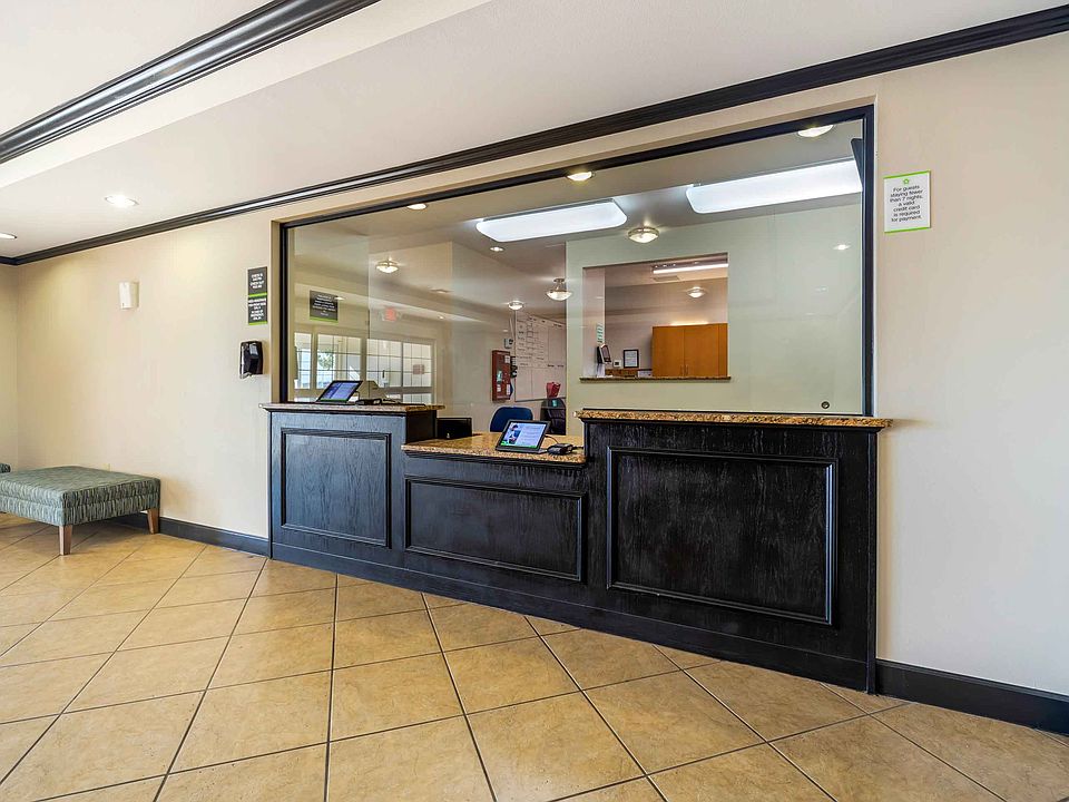 Lobby and Guest Check-in
