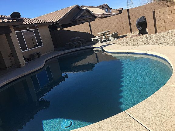 3rd image of 1472 E Mayfield Dr