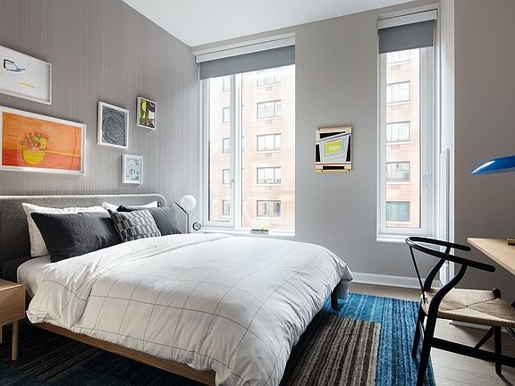 3rd image of 530 W 30th St APT 5F