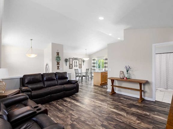 4th image of 7094 Glen Creek Dr SE