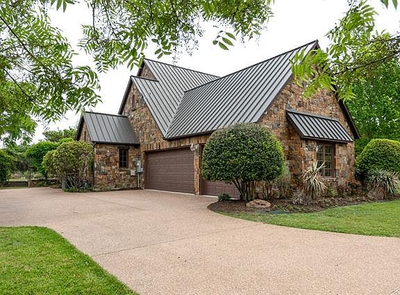 3rd image of 6105 Westcoat Dr