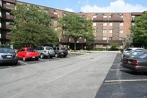 2nd image of 850 Wellington Ave Unit 316
