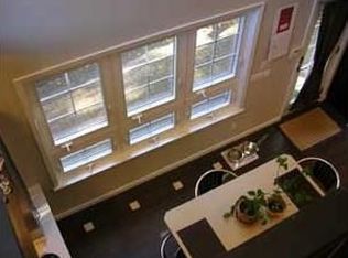 32 Meadow Dr, Port Washington, NY 11050