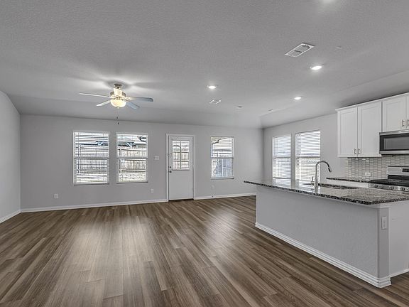 3rd image of 488 Deer Canyon Way