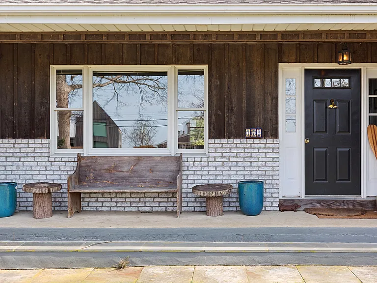 179 Redwood Rd — Photo 17