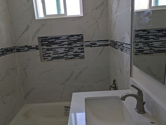 5th image of 1555 Artesia Blvd #13