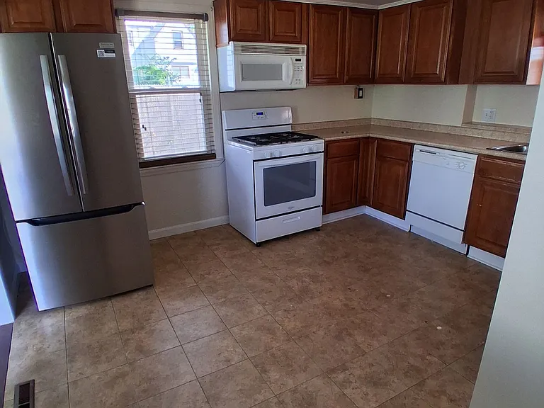 19 Water St #A — Photo 3