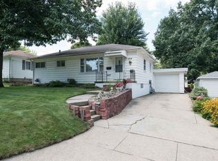1414 Denver St, Waterloo, IA 50702