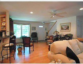 4th image of 35 Lochlannach Ln