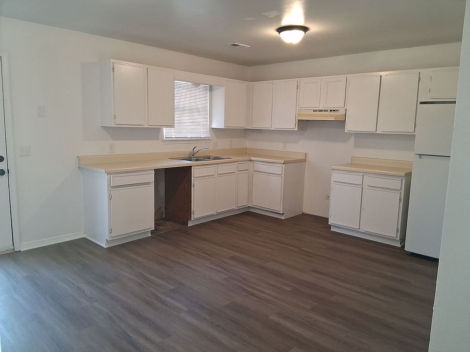 1st image of 1403 Camellia Dr #A & B