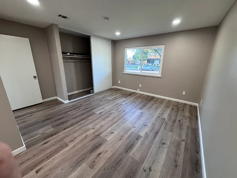 1565 Buttercup Ct — Photo 14