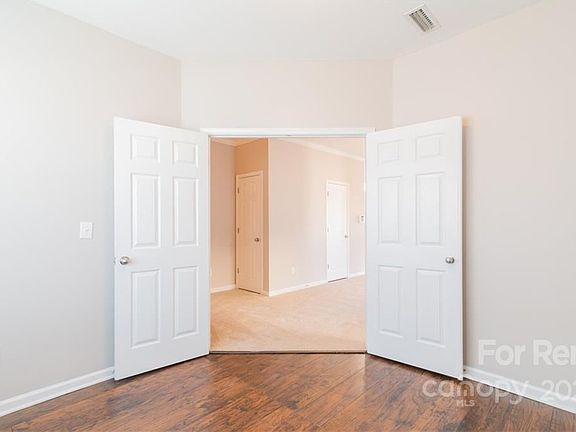 4th image of 6102 Blue Ash Ln