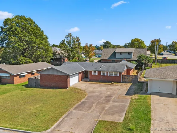 220 SE Roselawn Ave, Bartlesville, OK 74006