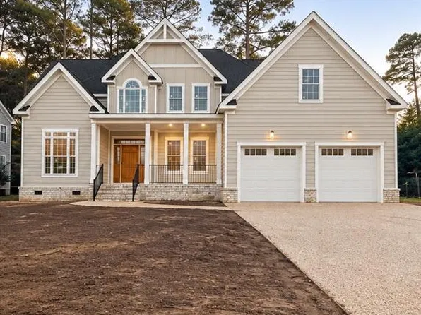 1221 Founders Pointe Trl, Carrollton, VA 23314