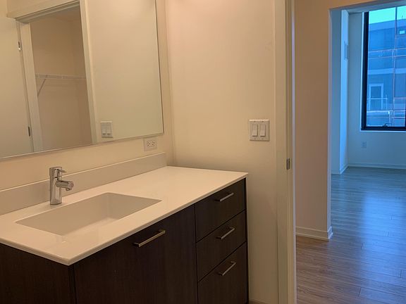 4th image of 1305 S Michigan Ave #Gu154