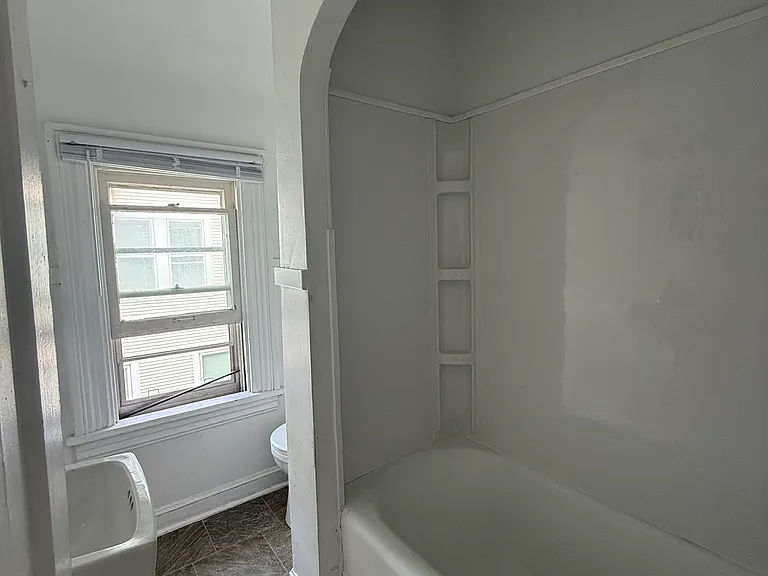 1534 2nd Ave SE #D — Photo 5