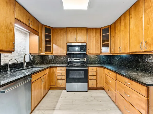 251 NW 10th St, Boca Raton, FL 33432