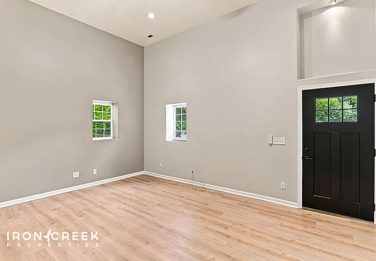 160 State St #110 — Photo 12