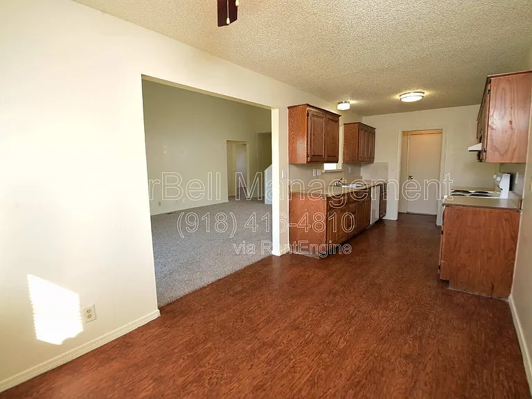 1514 E 73rd Pl — Photo 6