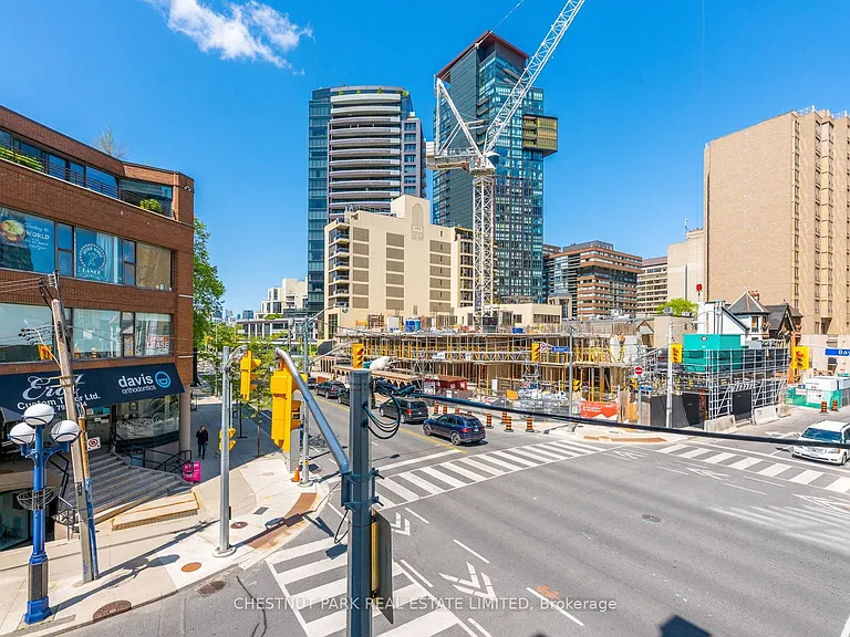 68 Yorkville Ave #202 — Photo 30