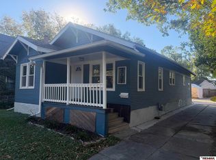 2737 E St, Lincoln, NE 68510