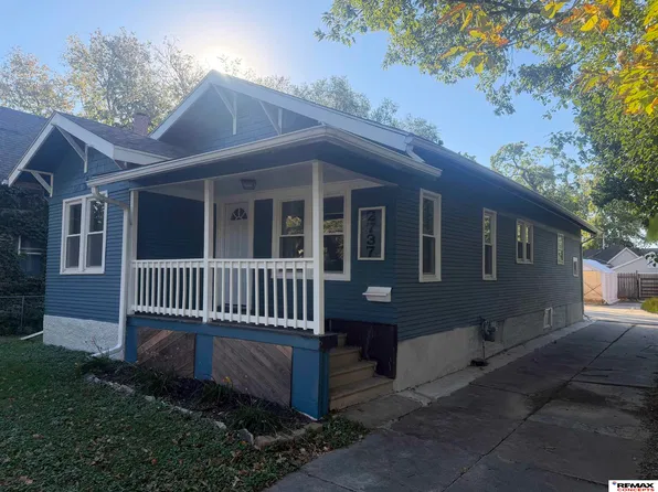 2737 E St, Lincoln, NE 68510