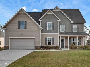 102 Pine Lakes Dr, Maple Hill, NC 28454