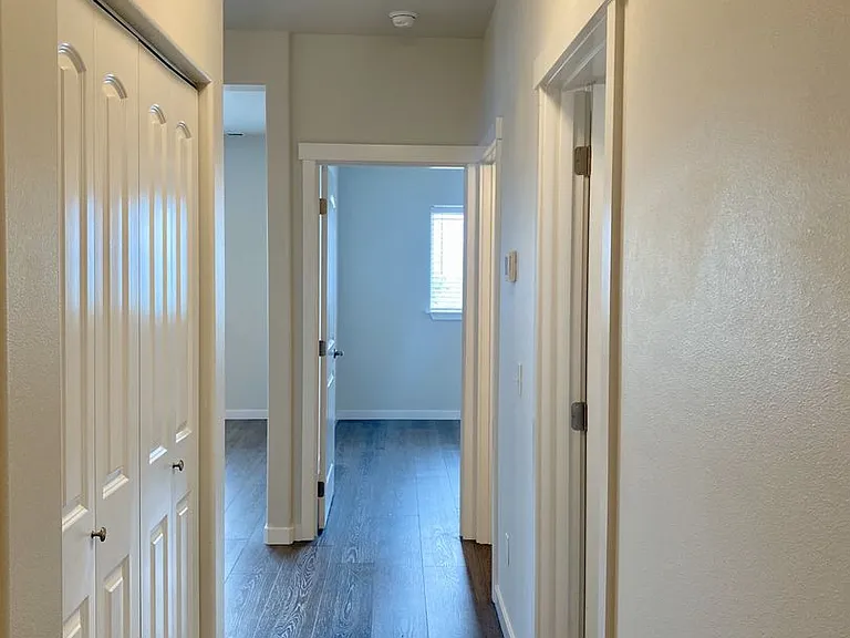 809 S Emerson St — Photo 2