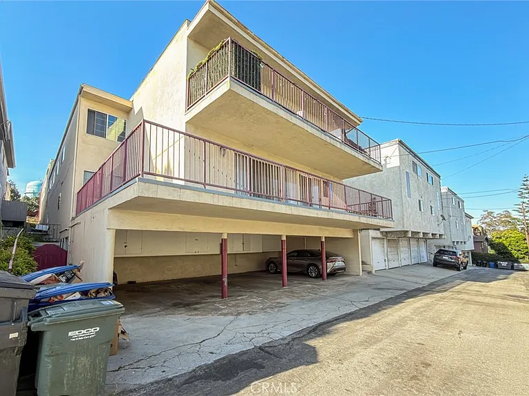 810 E Grand Ave — Photo 35