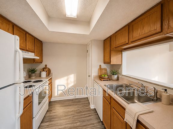 3rd image of 5671 Marathon Pkwy