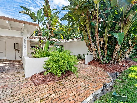 5th image of 2620 SW 34th Avenue