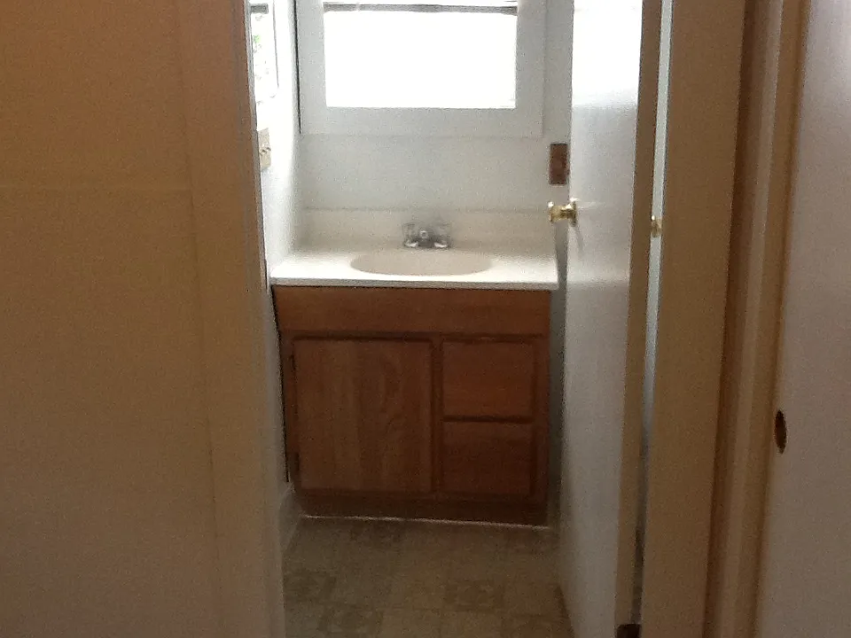 Cute 2 Bedroom Cottage in Newport — Photo 2