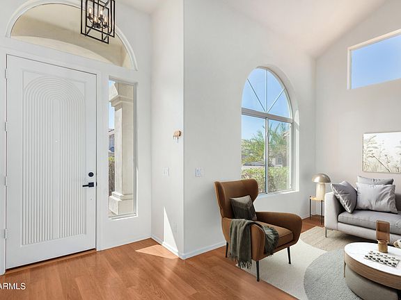 5th image of 656 W MINTON Drive