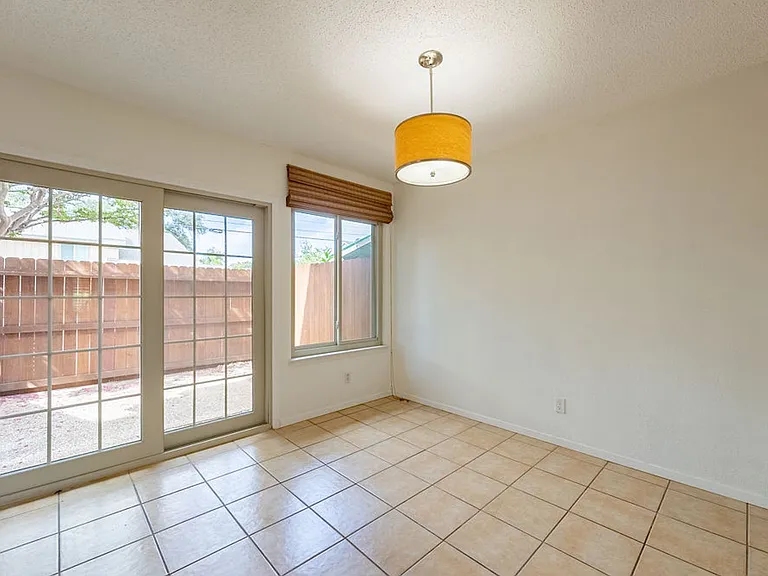 9604 Blue Creek Ln — Photo 7