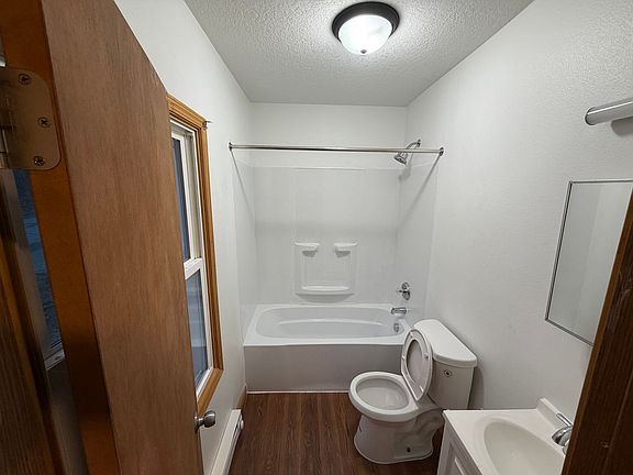 5th image of 612 Bancroft St #618-3
