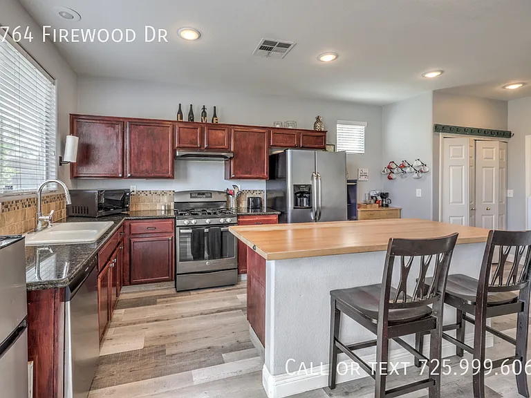 6764 Firewood Dr — Photo 4