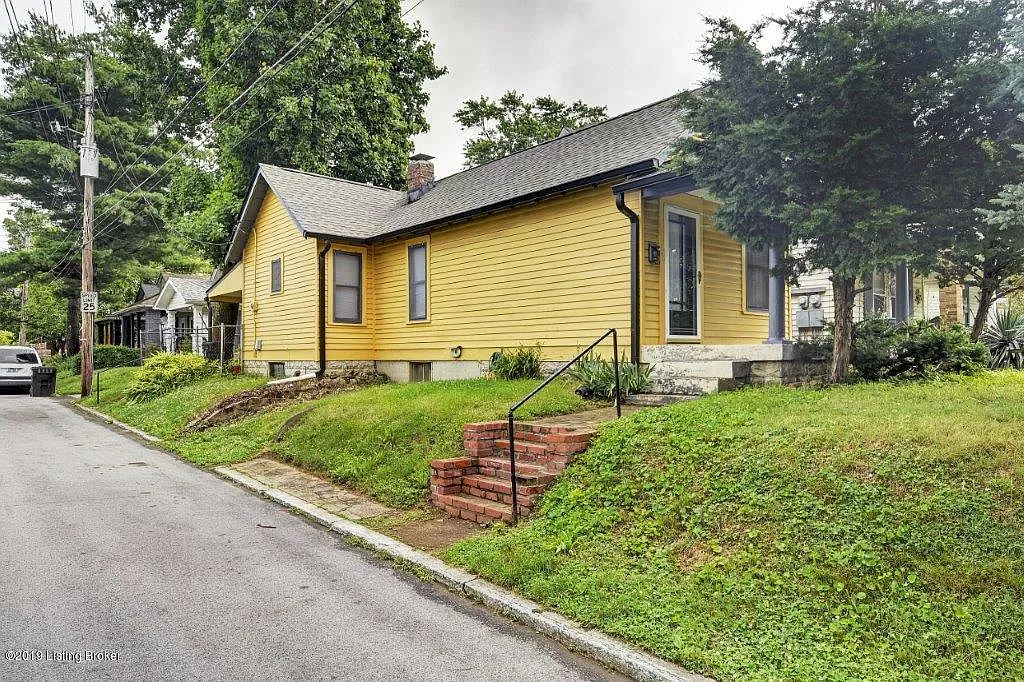 2327 Payne St photo 1