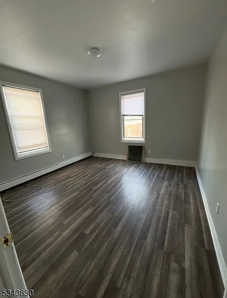 3 bed, 1.0 bath, $2,500 — Photo 2