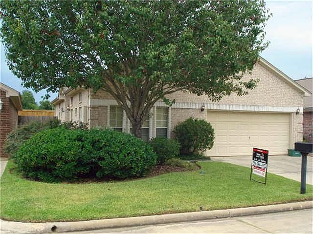 1st image of 426 Cherry Laurel Dr