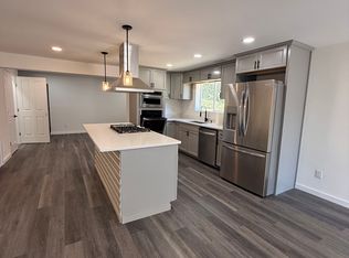 725 E Magnolia Ave #A, Burlington, WA 98233