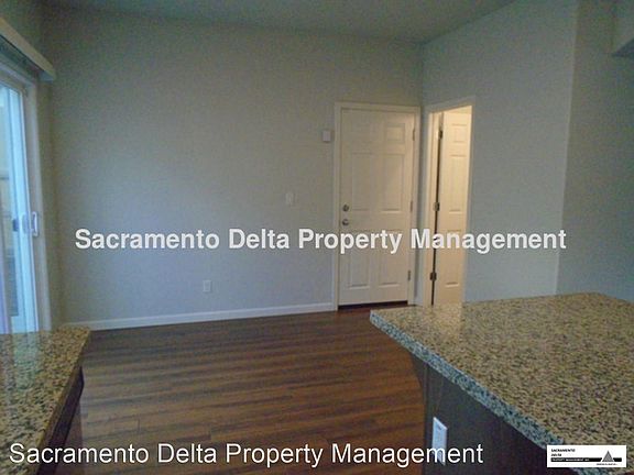 4th image of 8130 Weeping Willow Ln