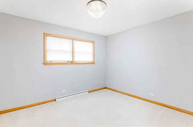 8658 N Merrill St — Photo 10