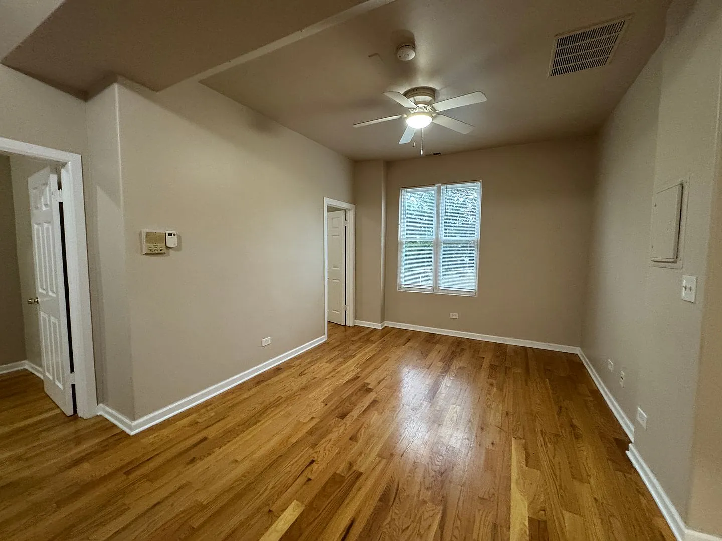 2 bed, $1,000 — Photo 4