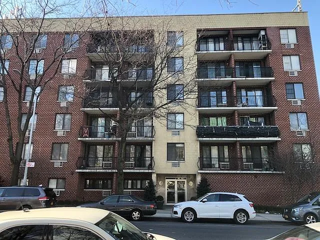 3208 Union St — Photo 1