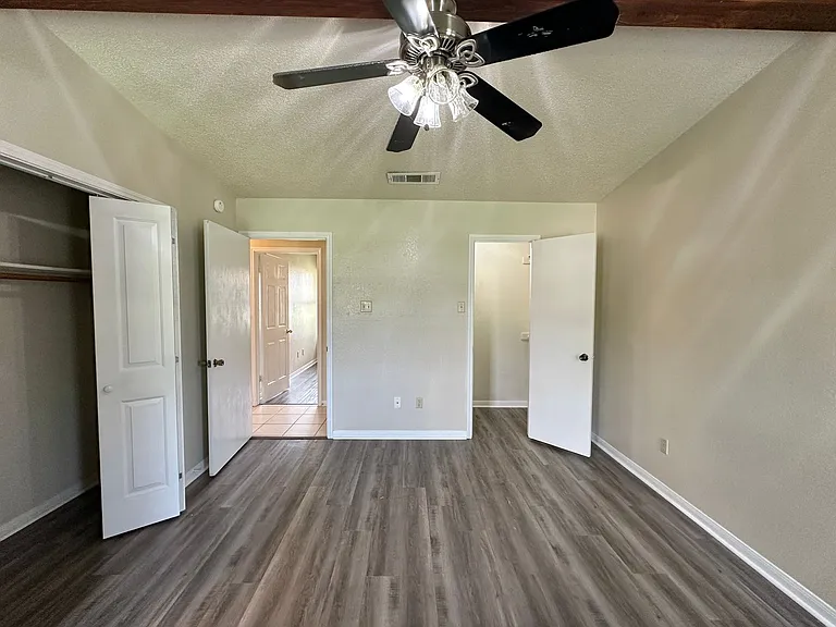 109 S Brook Dr — Photo 25