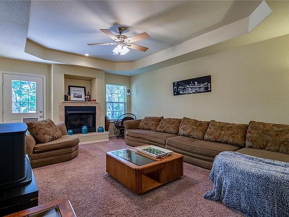 3rd image of 59 Reighton Dr