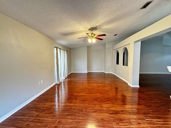 5th image of 850 Welch Hill Cir