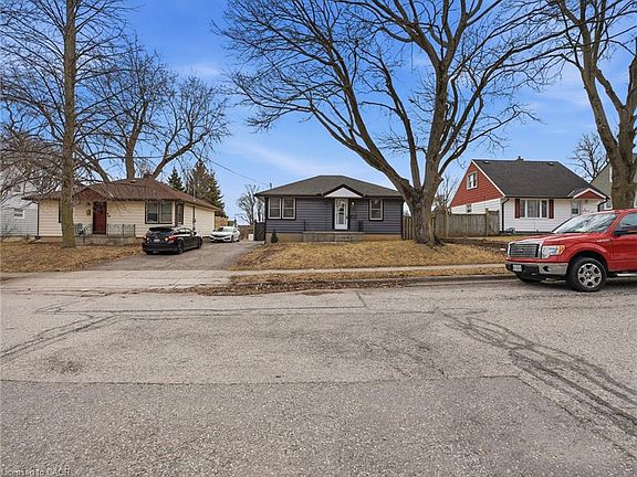 5th image of 97 Stewart Ave