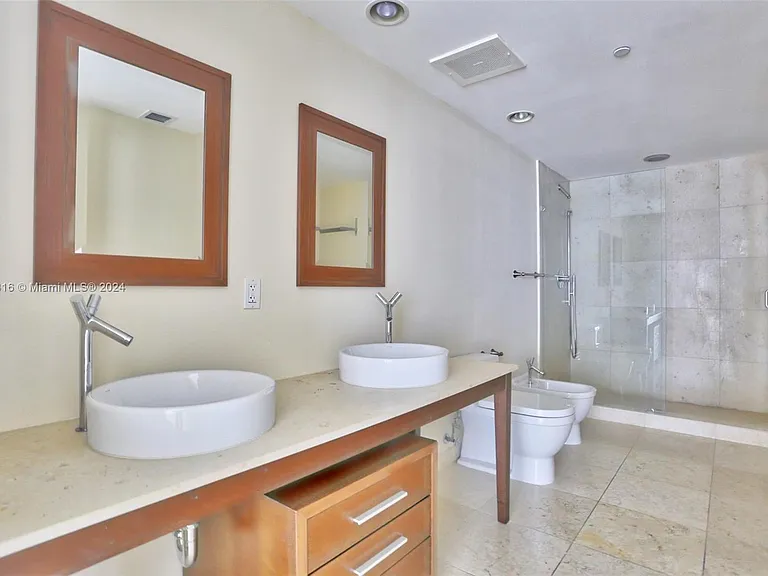 495 Brickell Ave #2010 — Photo 8