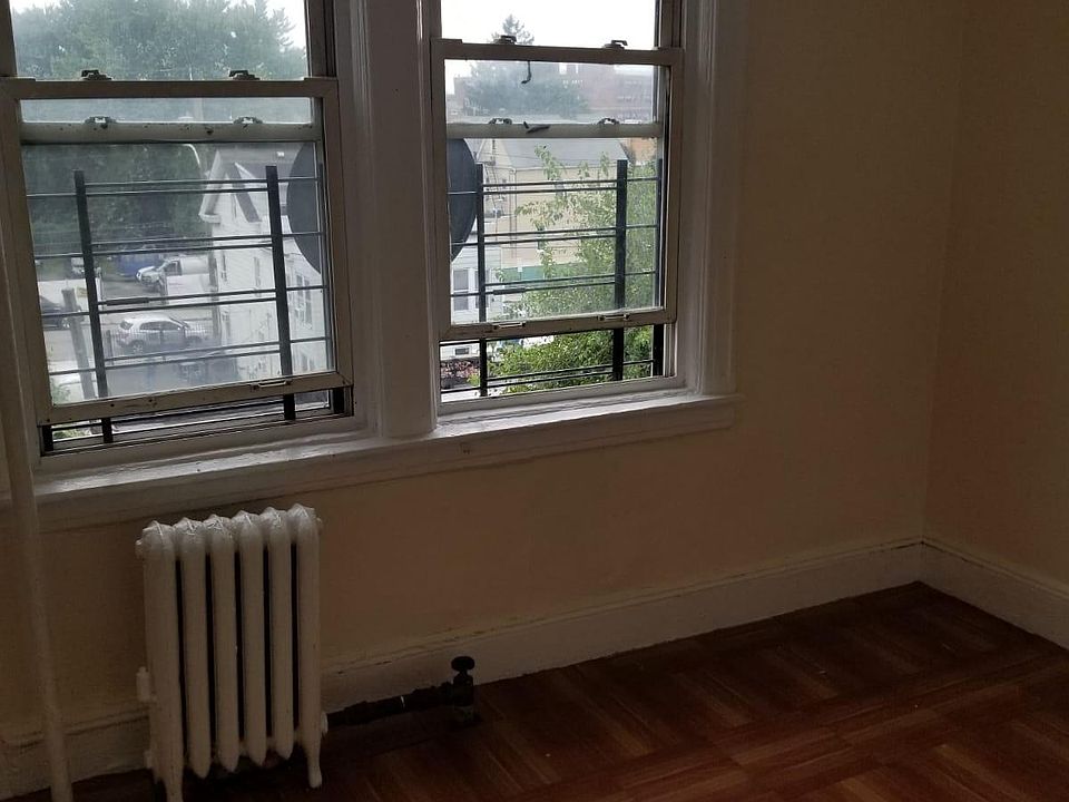 1st image of 130 Elm St APT 3W